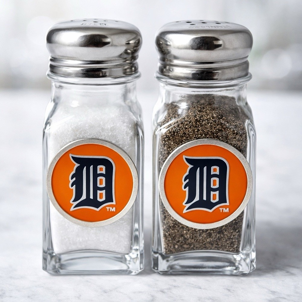 Detroit Tigers Salt And Pepper Shakers Glass Set MLB Baseball Kitchen